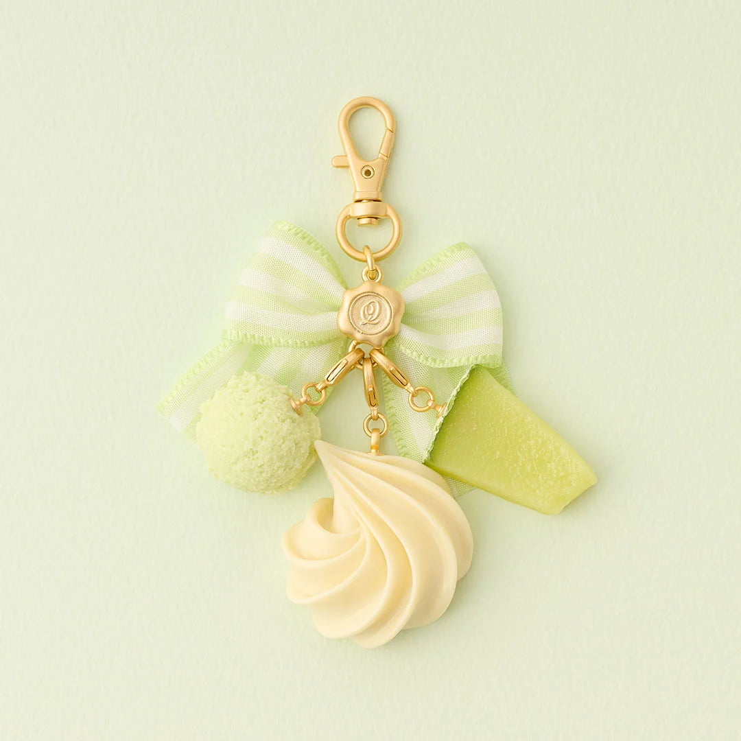 Rosebud Whipped Cream Charm (S)