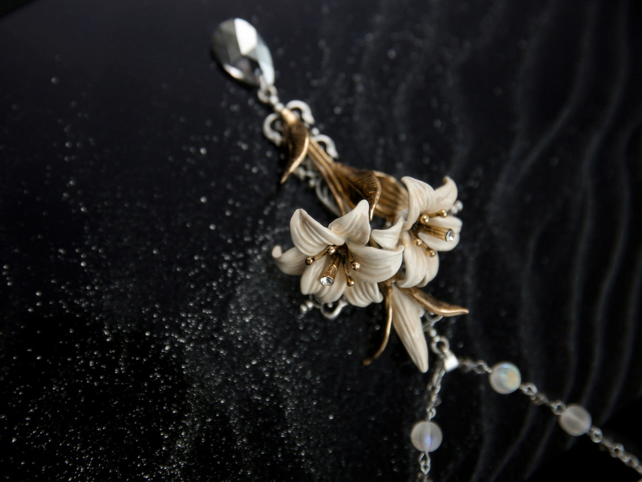 Lily Necklace (Twin)
