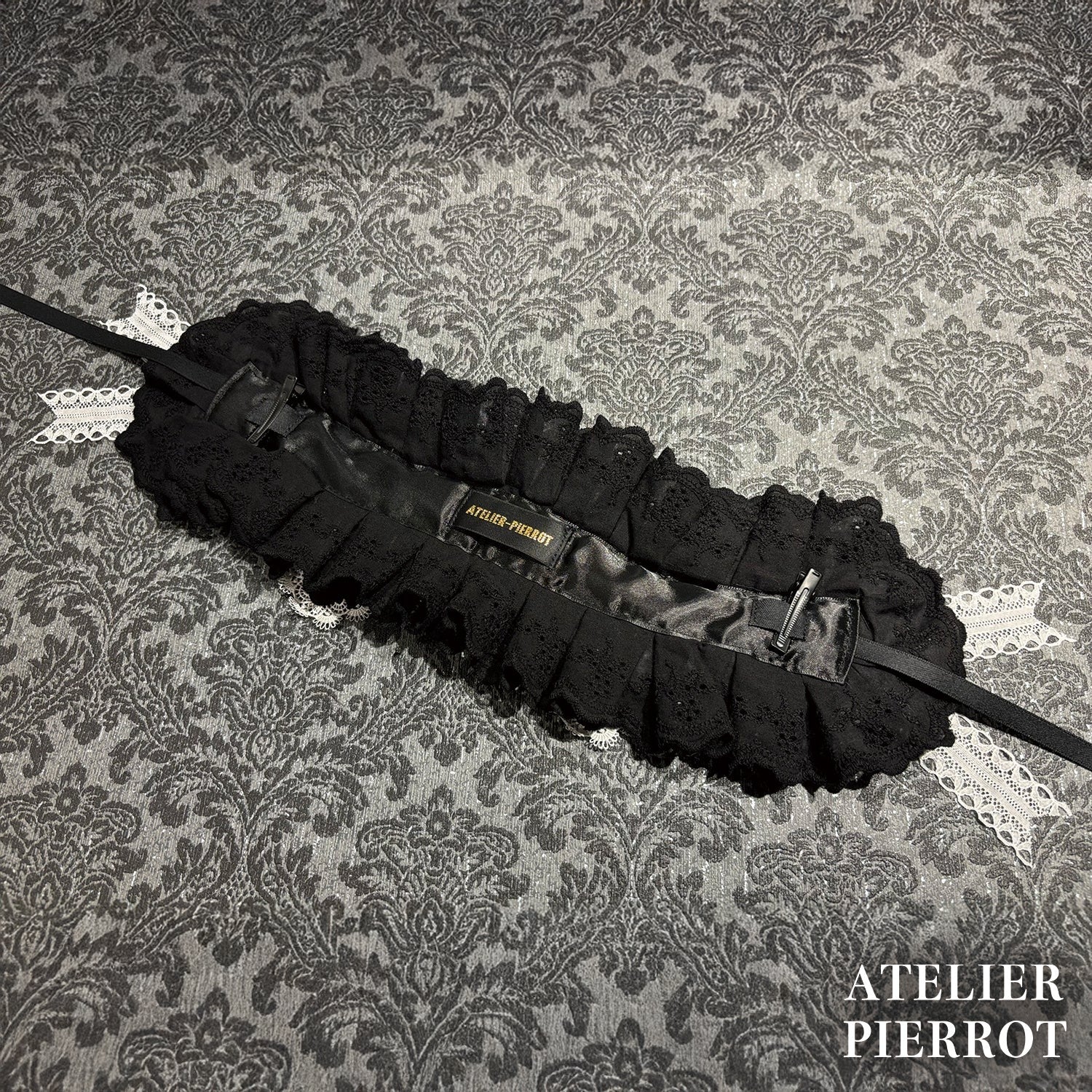 Mimi de Chat Lace Headdress