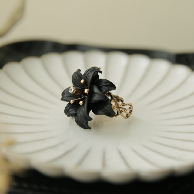 Dark Lily Ring
