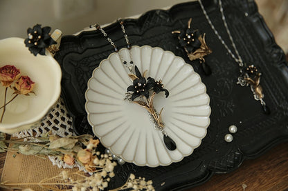 Dark Lily Necklace (Twin)