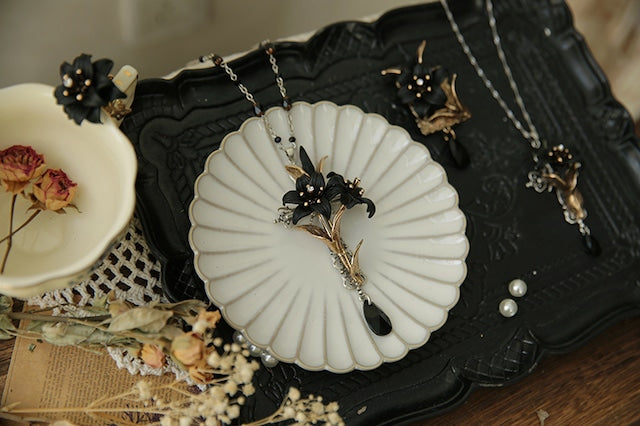 Lily Necklace (Twin)
