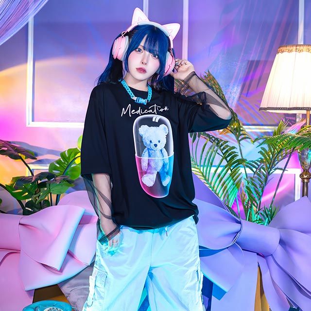 Wrapping Bear Sheer Sleeve Top