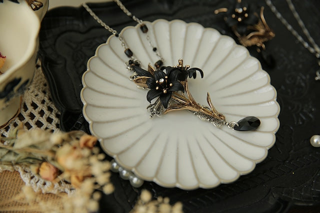 Lily Necklace (Twin)