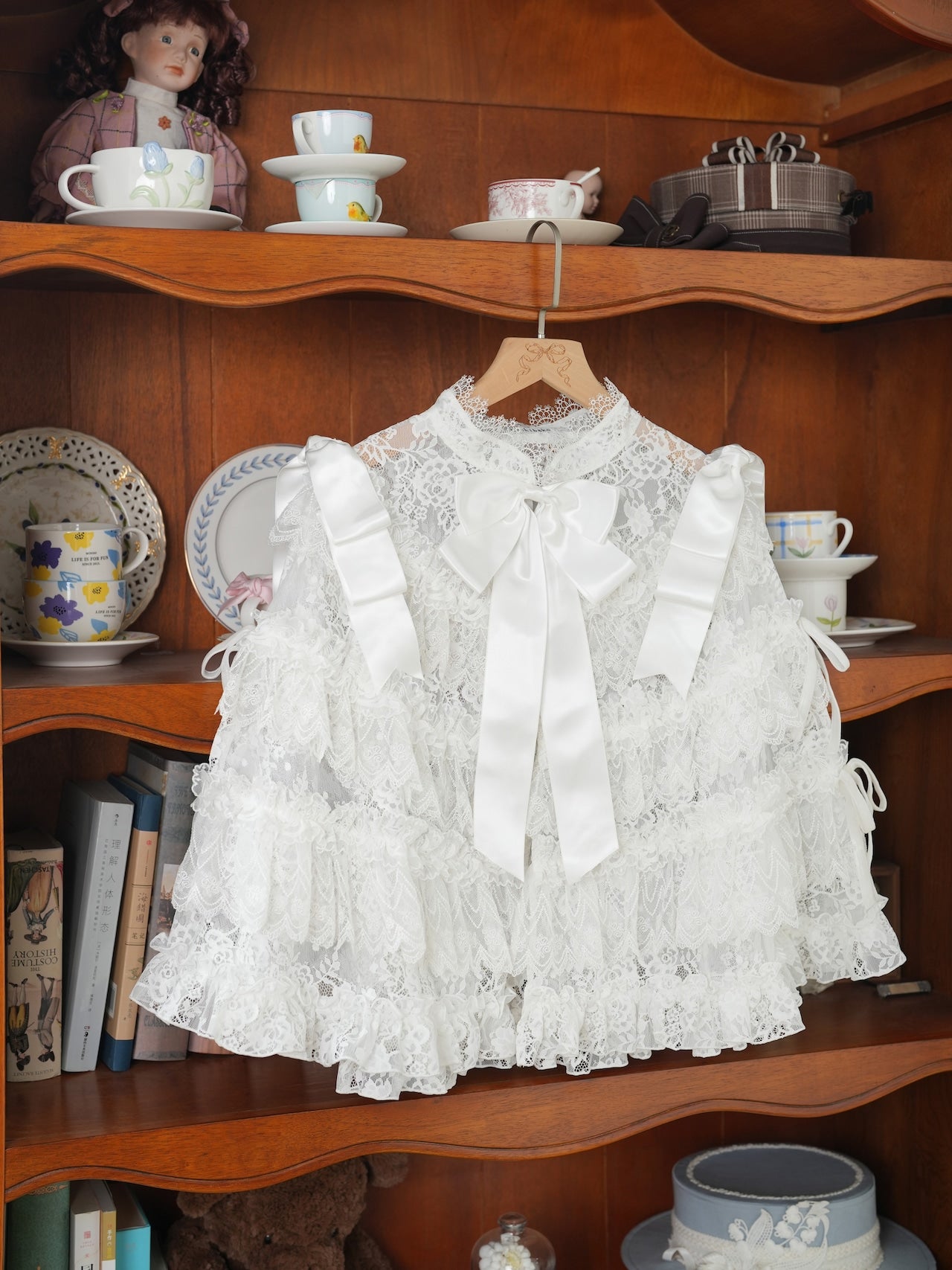 Song of the Gentle Breeze Shoulder Ribbon Bolero