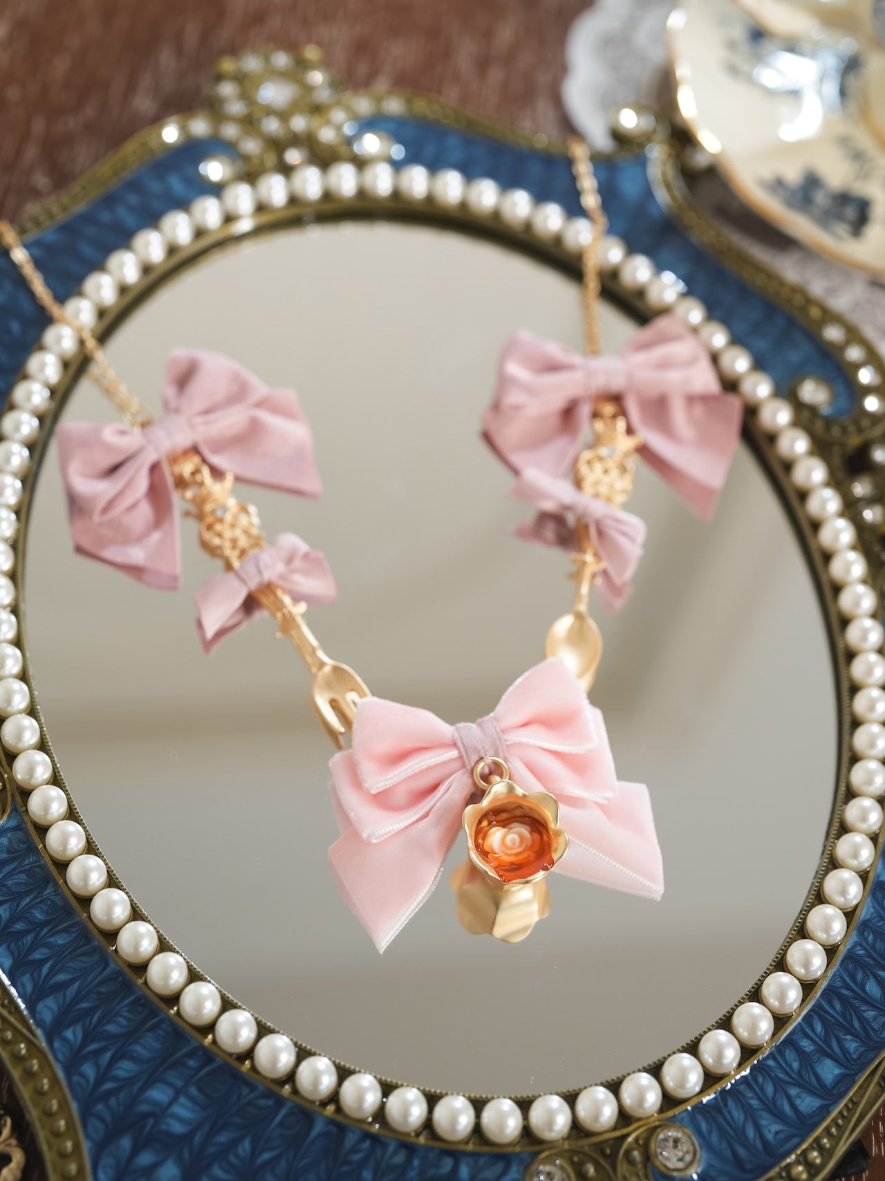 Drink me! Ribbon necklace
