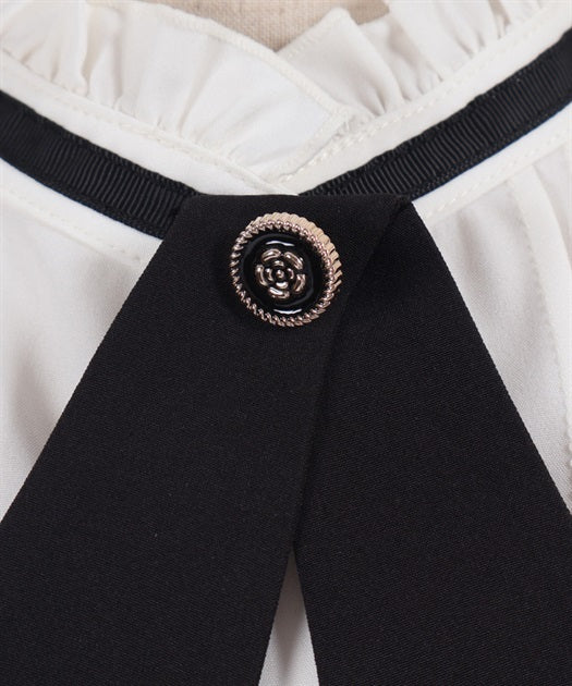 Tie Set Pin Tuck Blouse