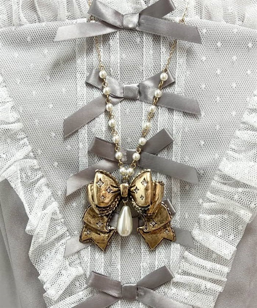 Ribbon Necklace