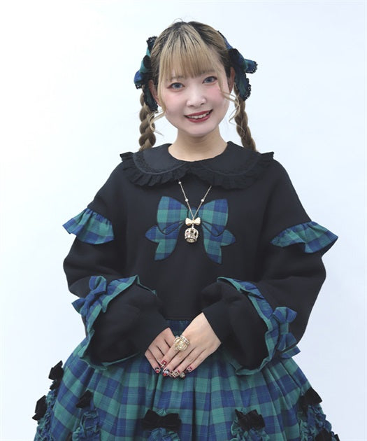 Ribbon Patch Cropped Pullover