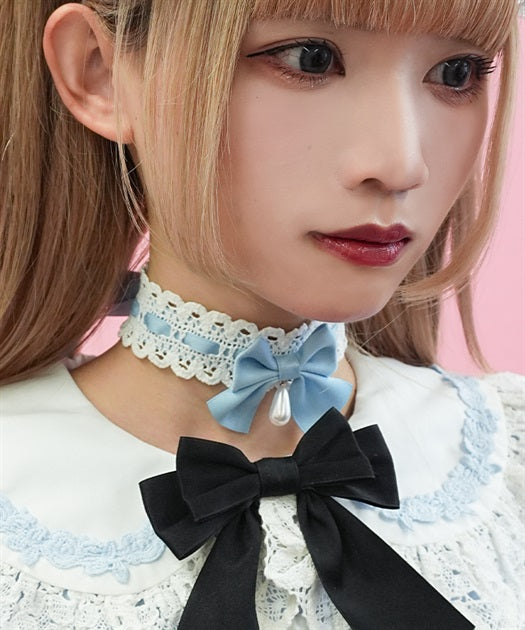 Ladder Lace Choker