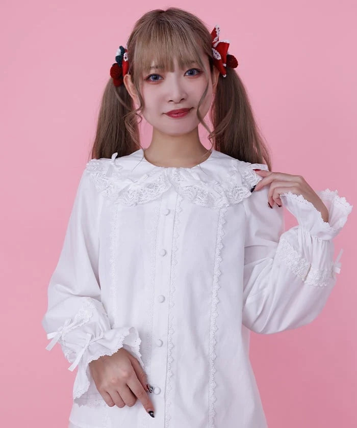Petit Ribbon Round Collar Blouse