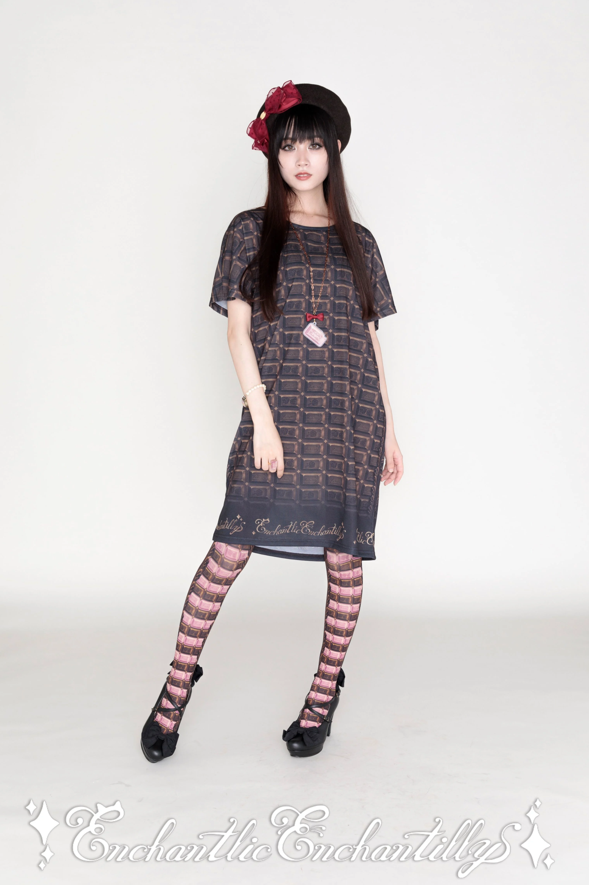 Enchantilly Chocolate Cutsew