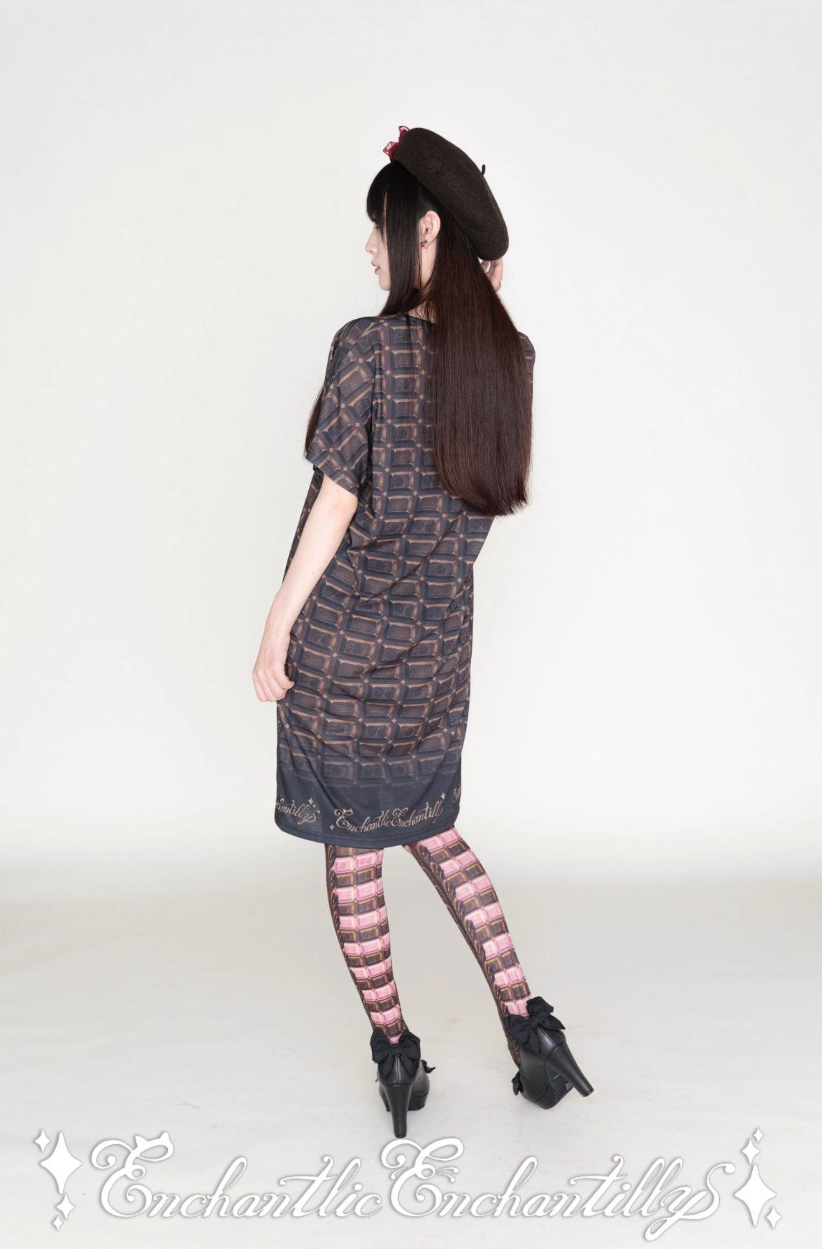 Enchantilly Chocolate Cutsew