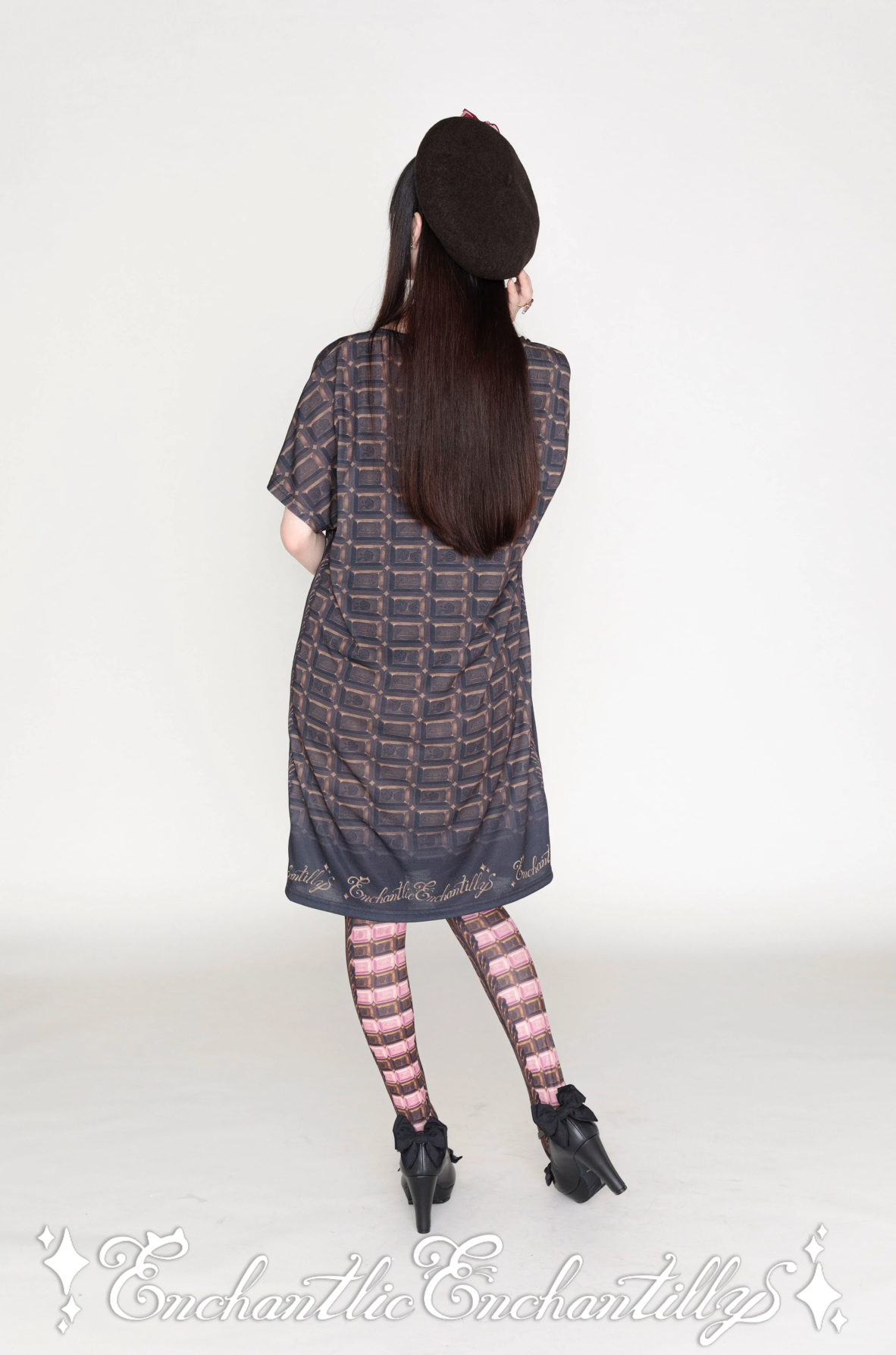 Enchantilly Chocolate Cutsew