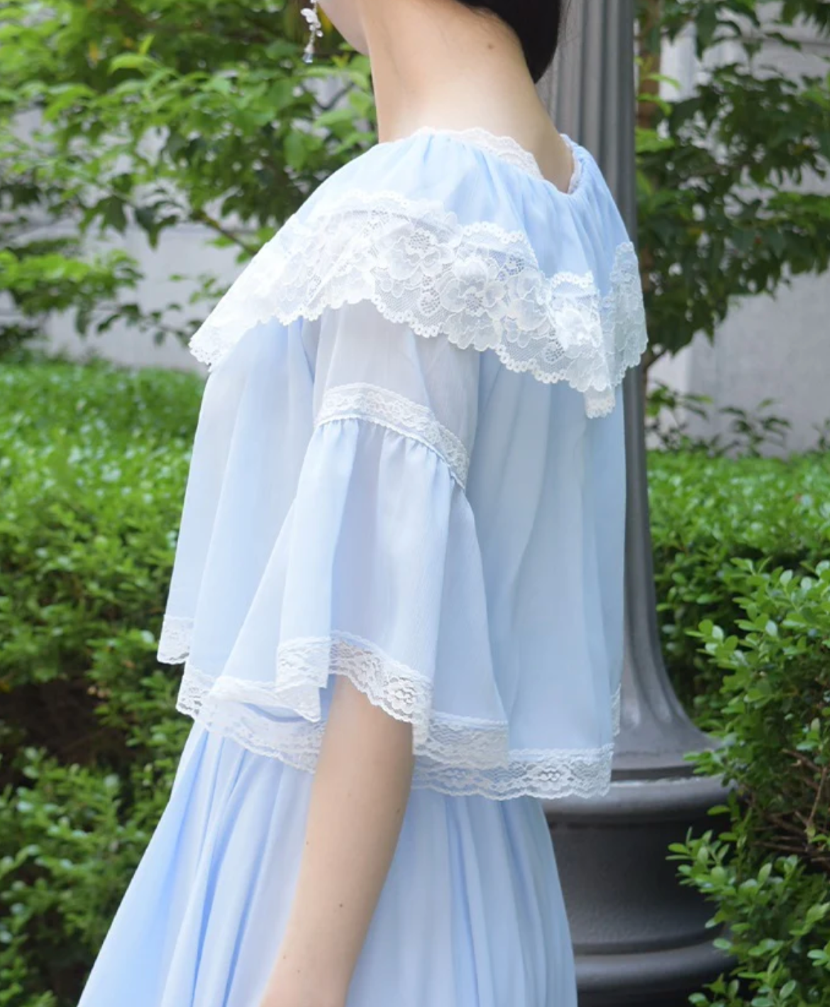 Color Scheme Lace Willow Crepe Frill Blouse
