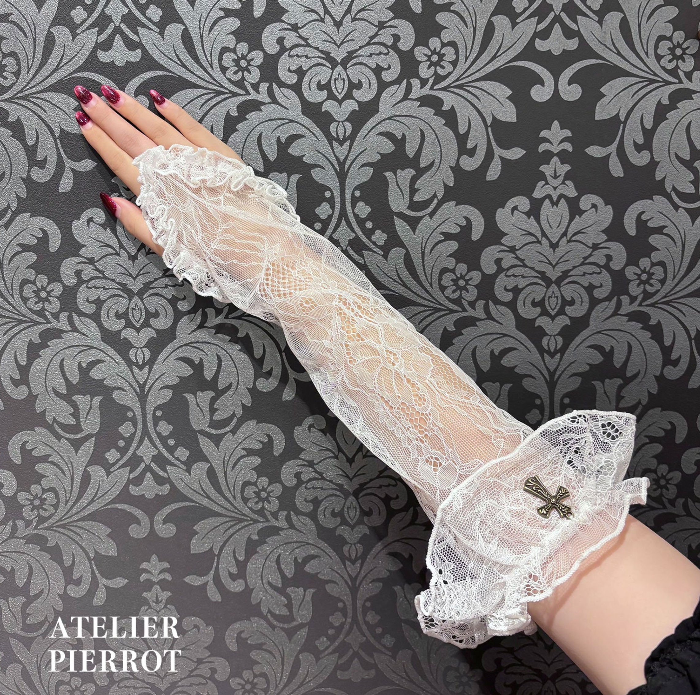 Forbidden Prayer Lace Long Gloves