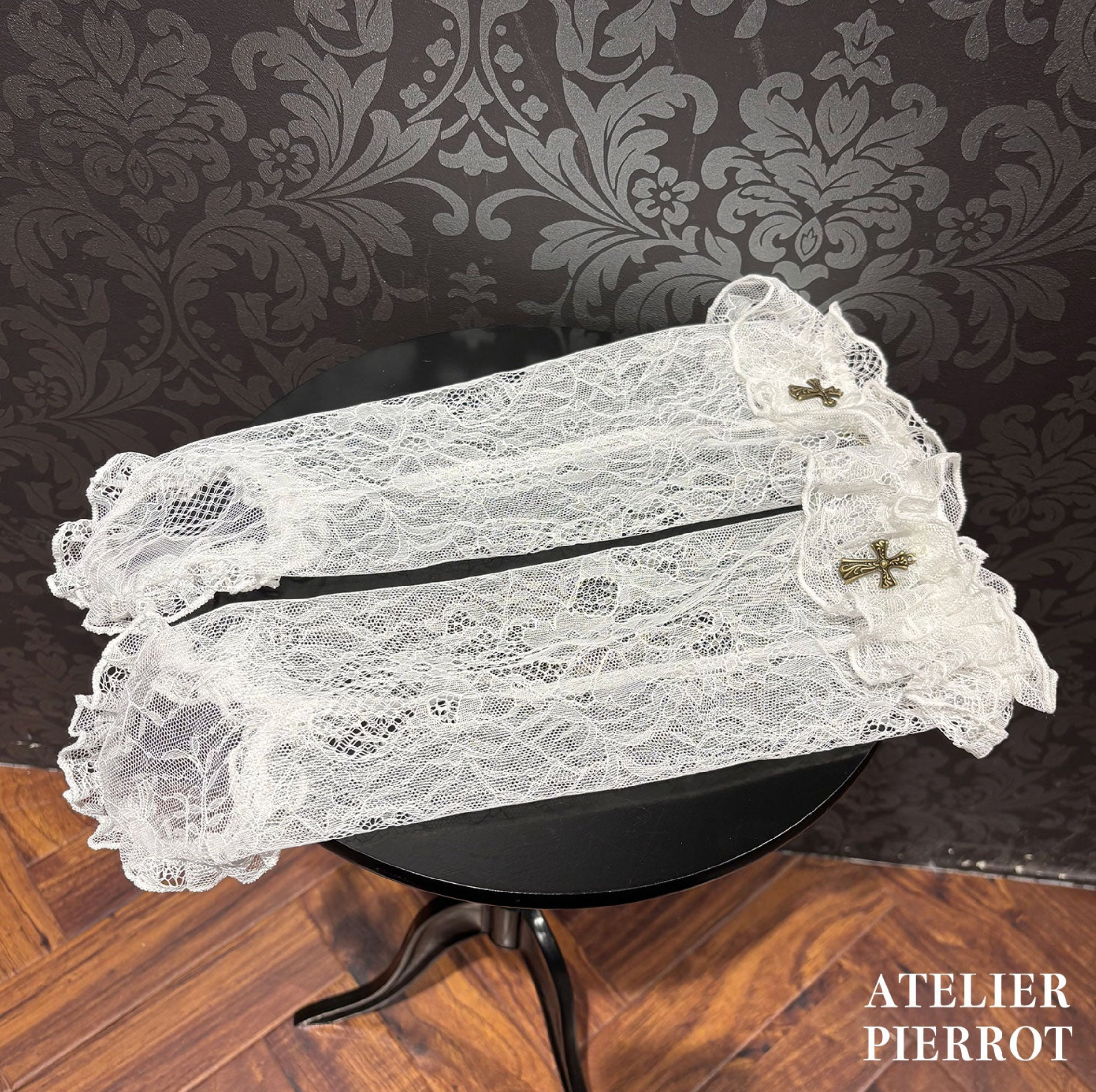 Forbidden Prayer Lace Long Gloves