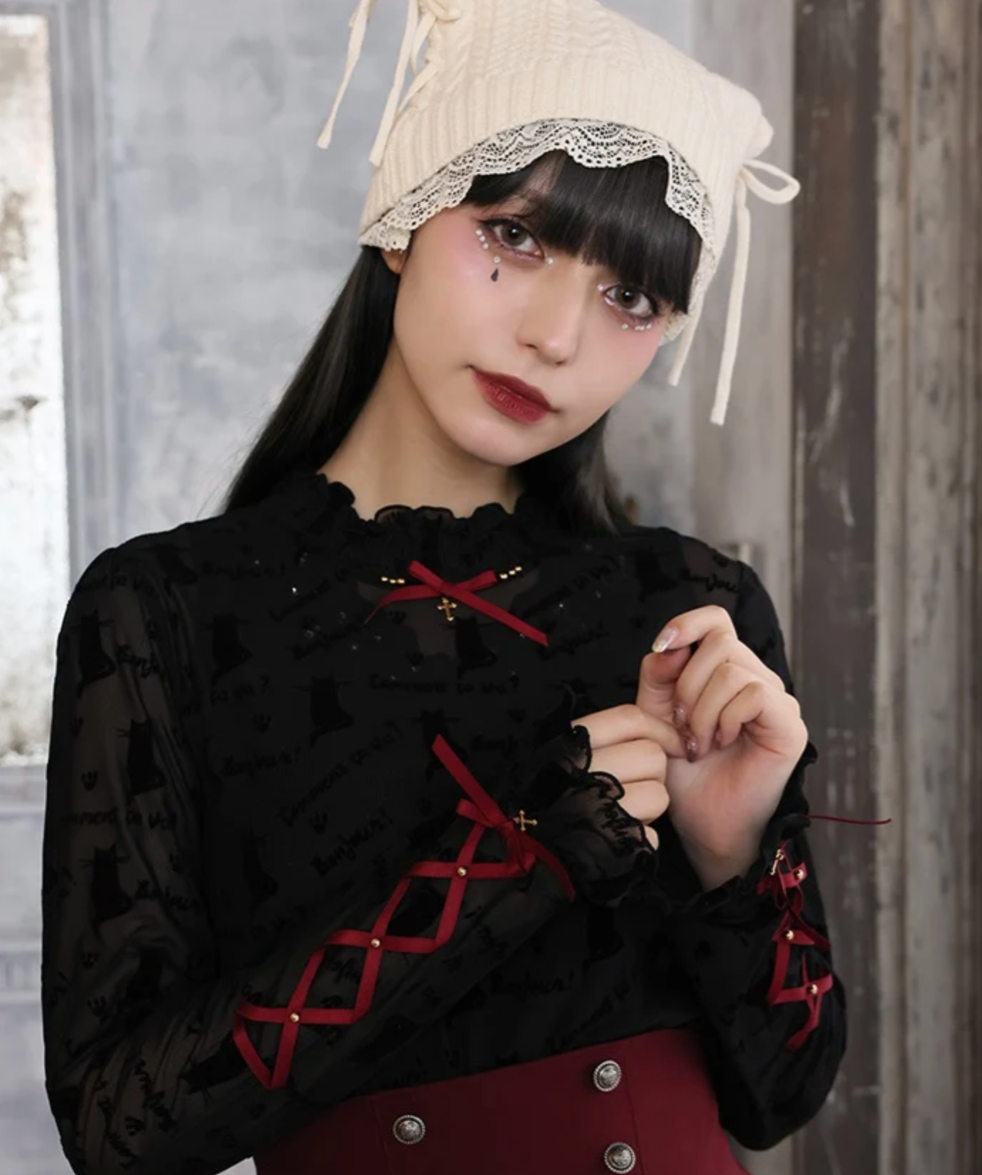 Flocky Pattern Sheer Inner