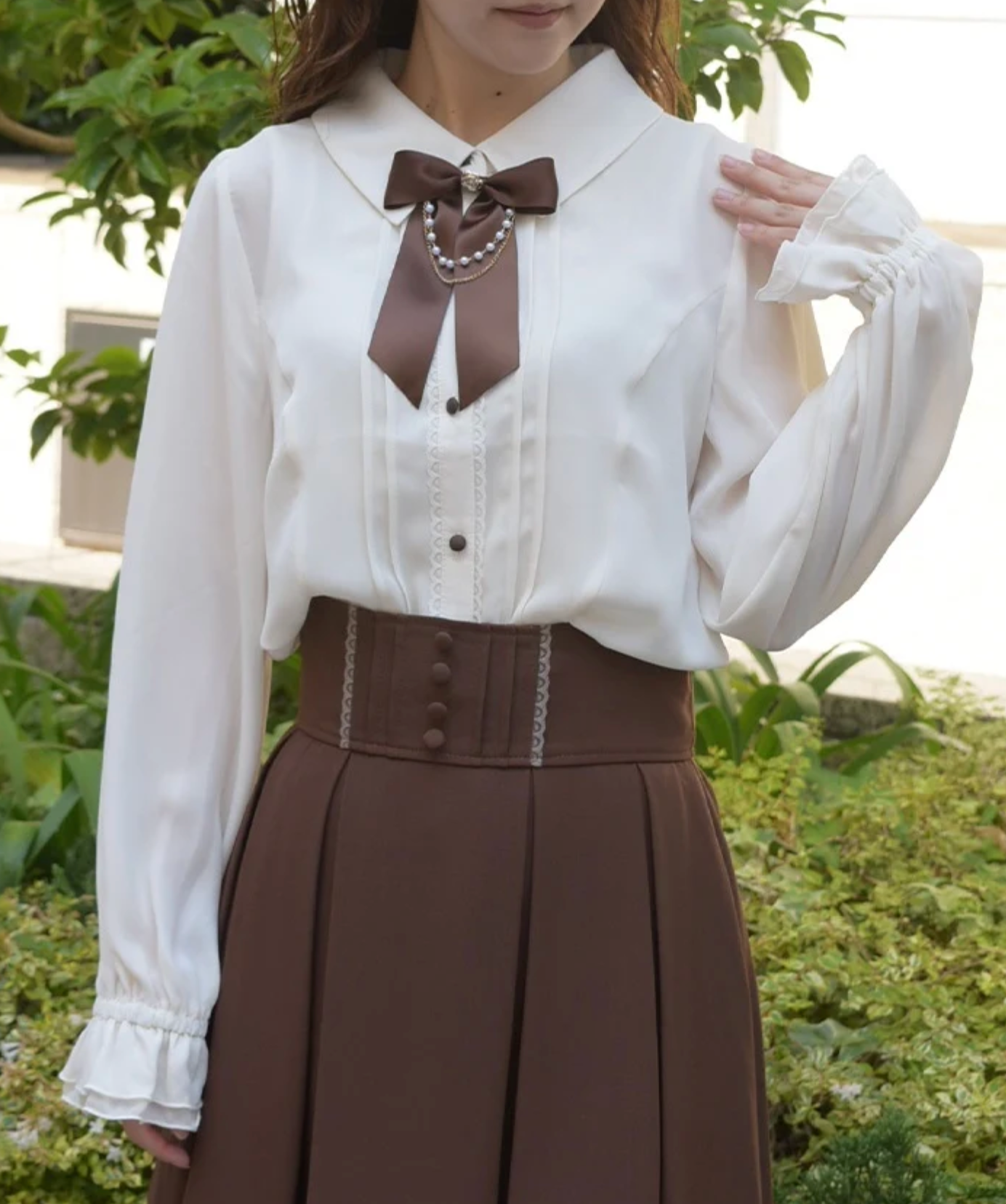 Ribbon & Pearl Chain Blouse