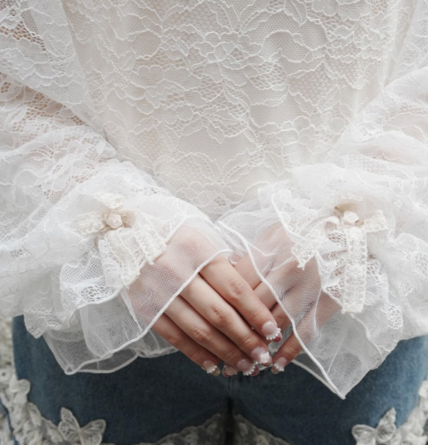 Rose & Ribbon Lace Pullover