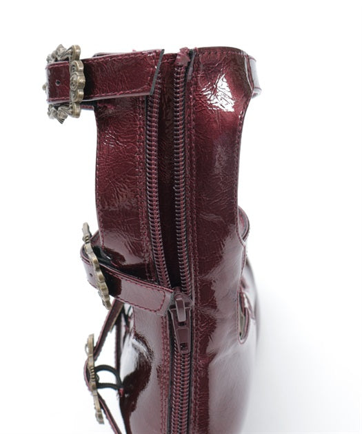 4-barrel buckle pumps