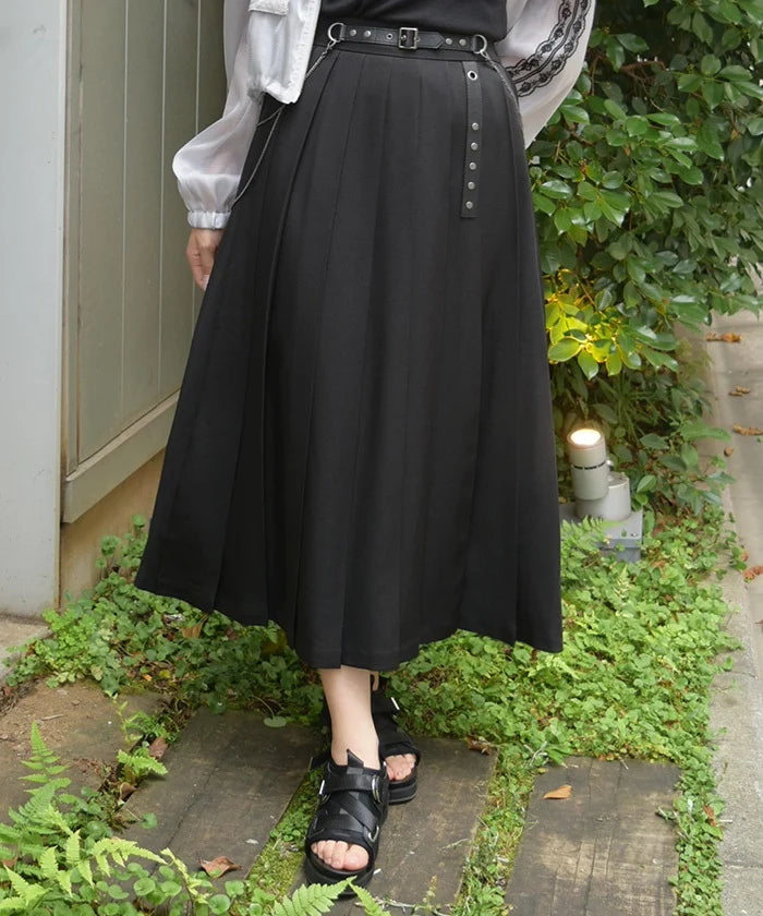 Belt & Chain Pleated Skirt