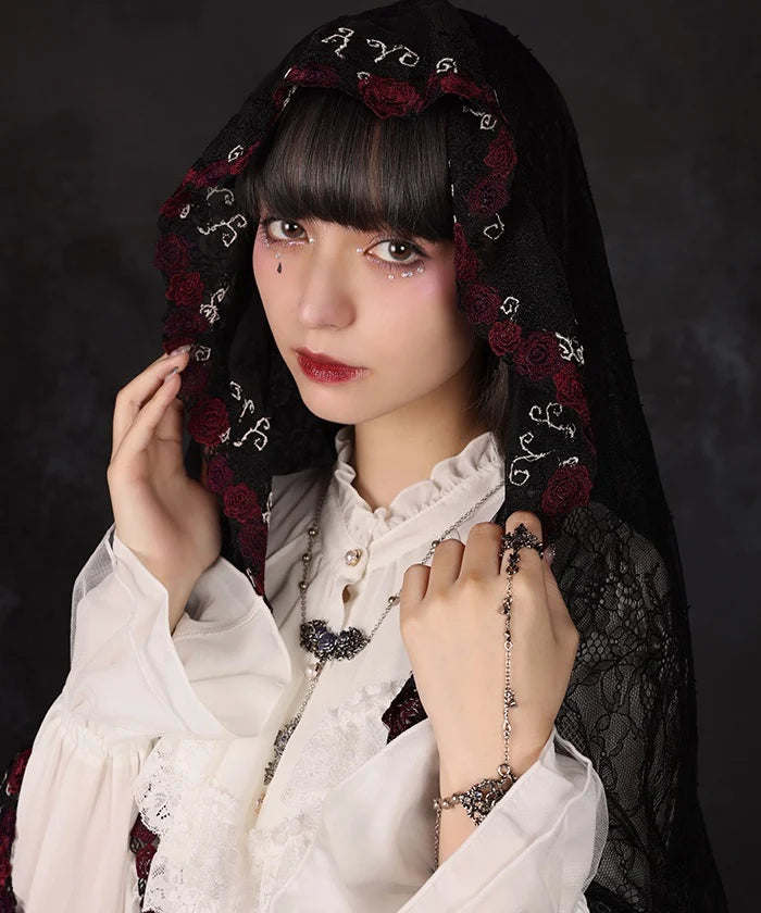 Rose & Bat Lace Stoll