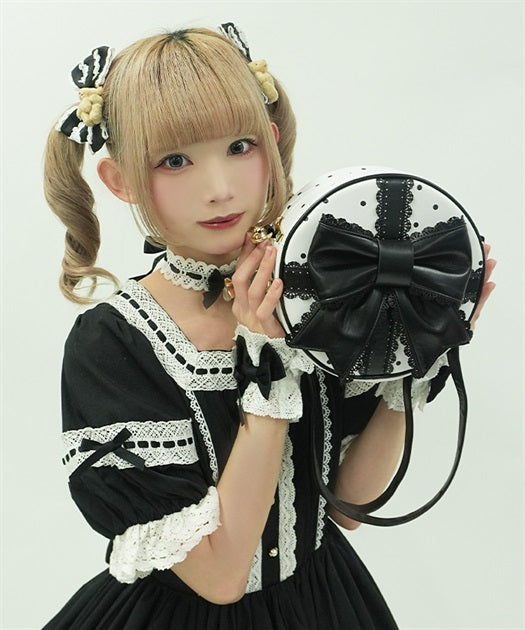 Dot Ribbon Pochette