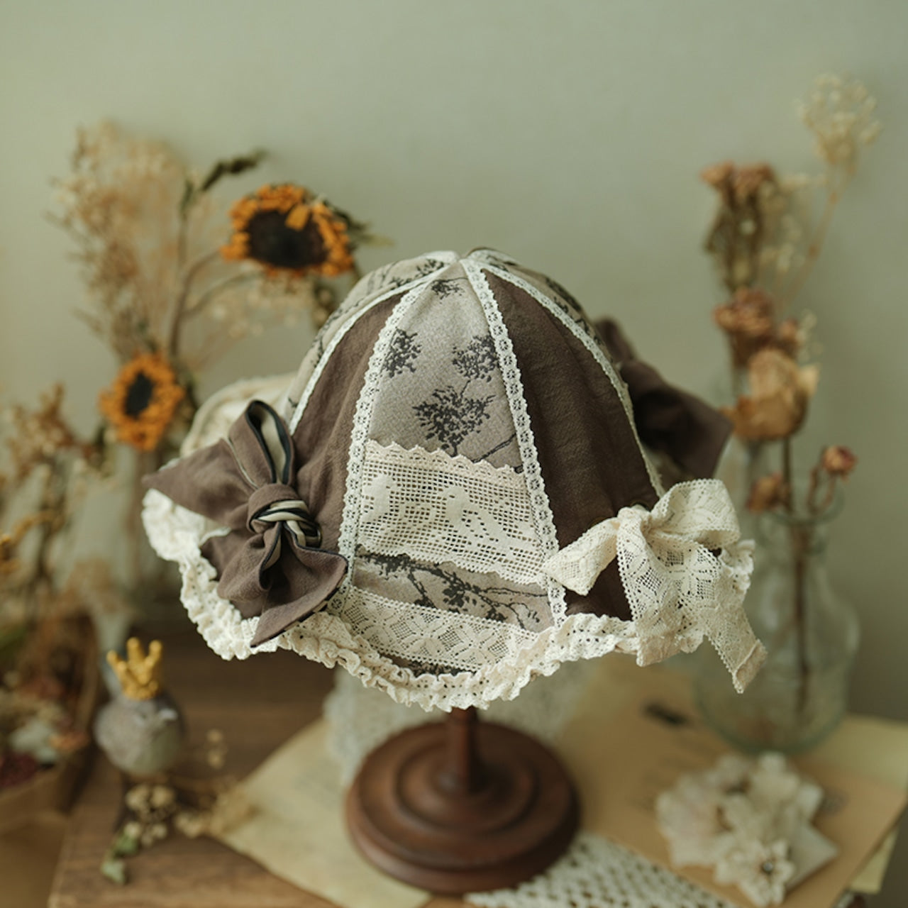 Autumn Day 2-Way Tulip Hat