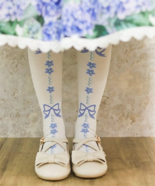 Flora Pearl Overknee Socks