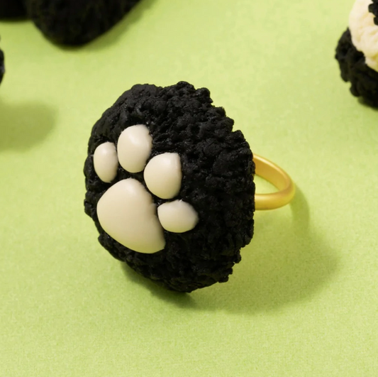 Panda’s Paw Cookie Ring